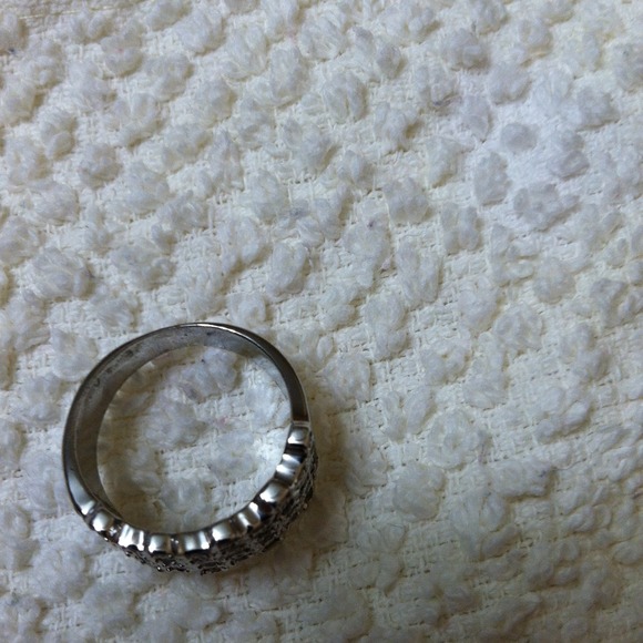 Ring - Picture 4 of 4