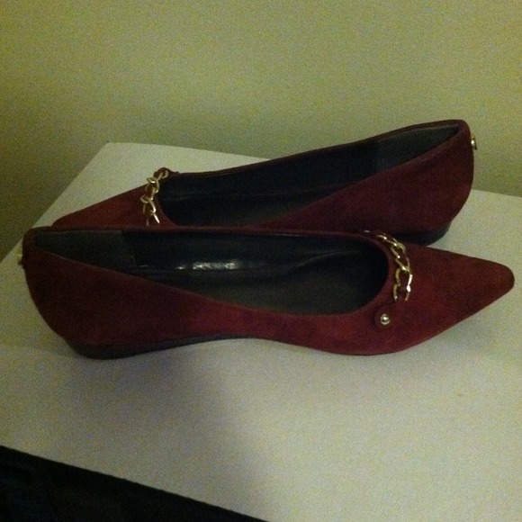 MERLOT SUEDE POINTED TIP