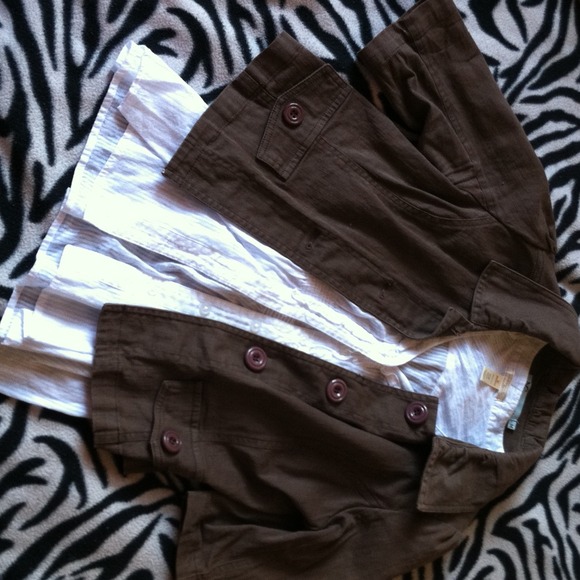 🚫SOLD🚫Brown cover thing & shirt