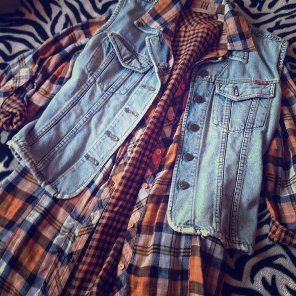 🚫SOLD🚫Orange , blue ,& yellow flannel