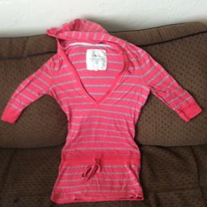 🔴SOLD🔴Really cute Abercrombie and Fitch top