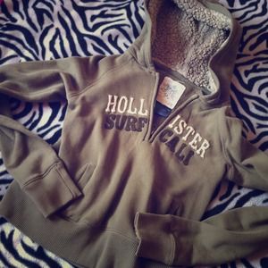 🚫SOLD🚫Olive green hollister sweater