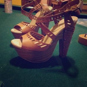 Jessica Simpson summer heels