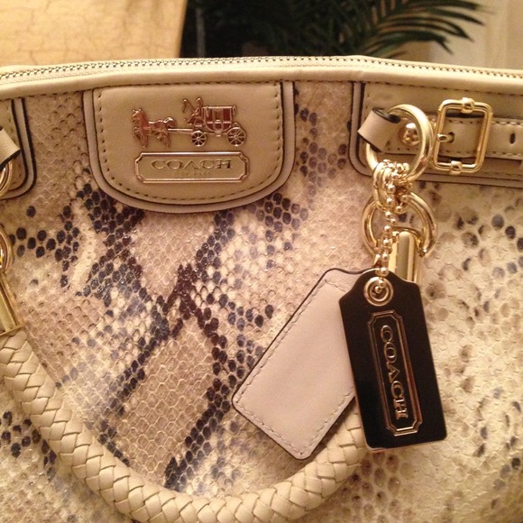 🎉SOLD🎉Coach Python duffle bag - Picture 2 of 4