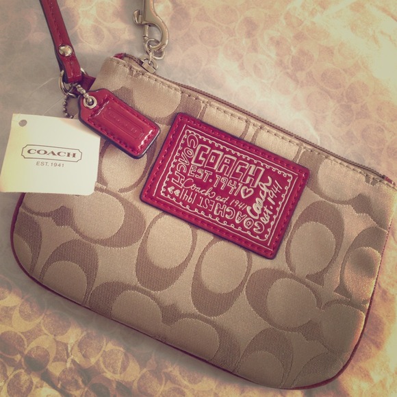 🔴SOLD🔴 COACH Wristlet 100% Authentic