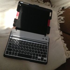 Bluetooth IPad keyboard cover