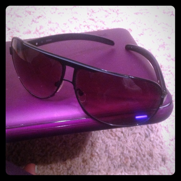 ❌SOLDDD.  Guess Sunglasses