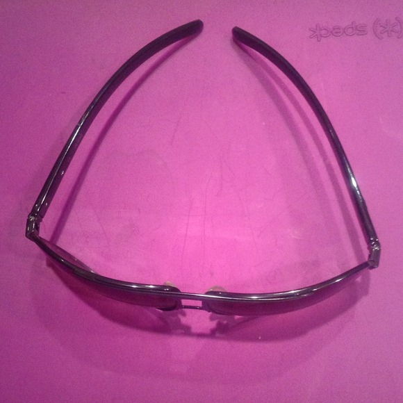 ❌SOLDDD.  Guess Sunglasses main image 4