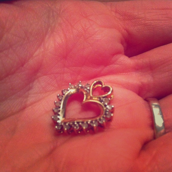 Now available!! 10K gold heart pendant w/o chain!