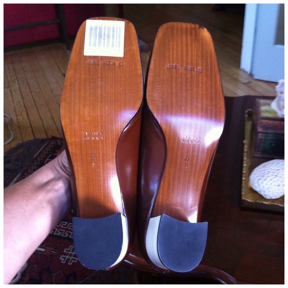 Anne Klein ll Chestnut Brown & White Spectators - Picture 4 of 4