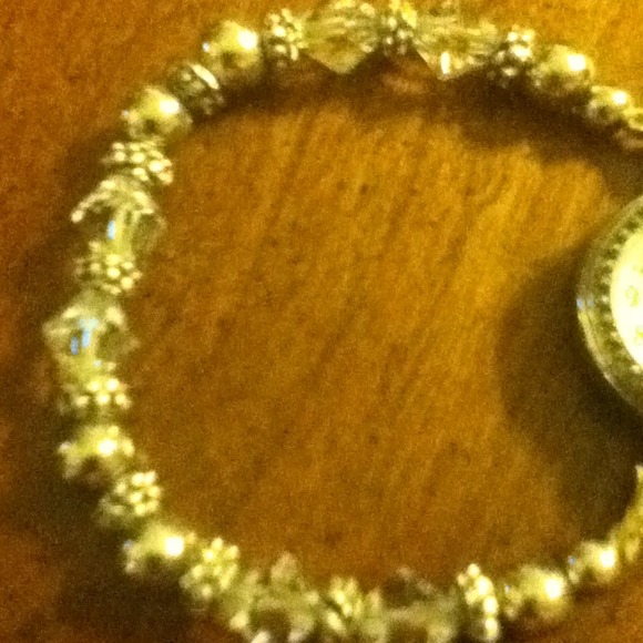 Geneva gently used stainless Steele watch - Picture 3 of 4