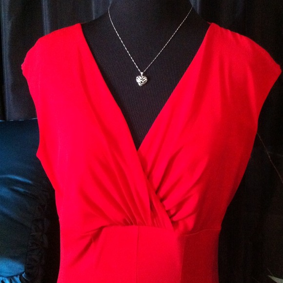 Red Dress👠👠SOLD - Picture 2 of 2