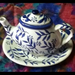 Teapot & Matching Dish
