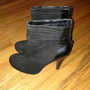 ❗REDUCED❗Black bootie Gianni Bini