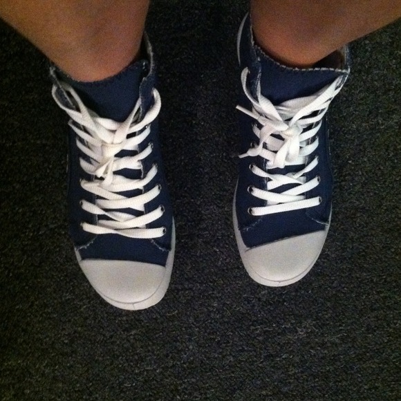 Blue an white