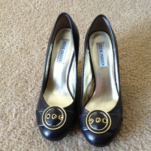 Steve Madden Shoes - ⛔Reserve @num1pig Steve Madden Black Wedges Shoes⛔
