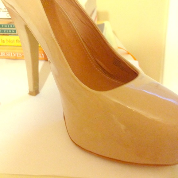 Worn one time inside for 30 minutes!