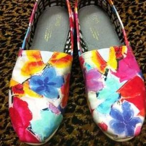 REDUCED Floral Toms!