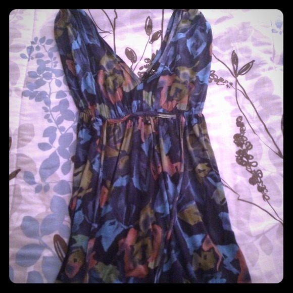 Forever 21 floral top! 💐❤