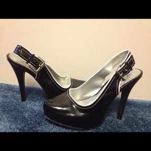 REDCUCED!! Black and white open back platforms