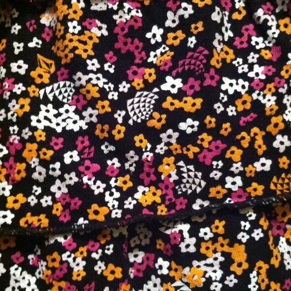 Volcom layered patterned ruffle skirt - Picture 2 of 2