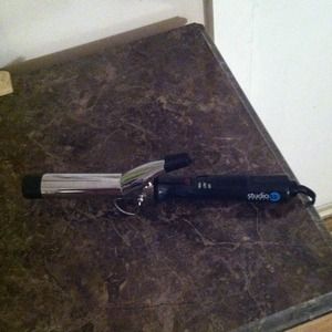 Curling iron - REDUCED!!! 🚫