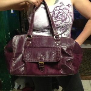 BIG GRAPE Purple bag by Elizabeth Arden