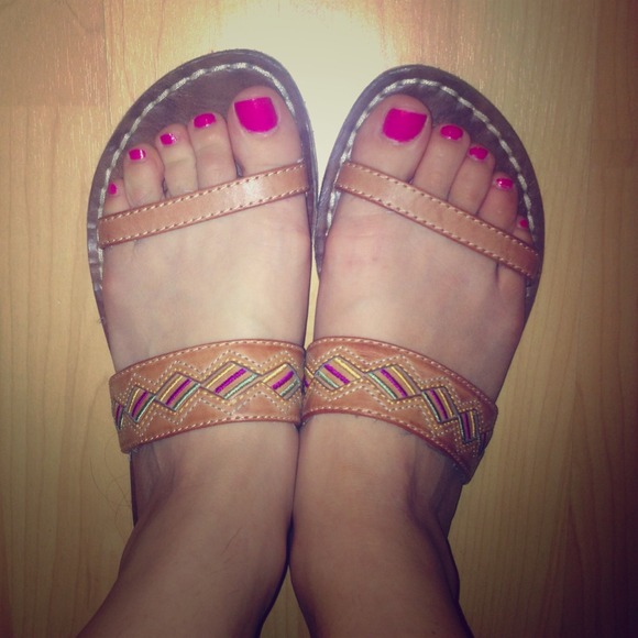 American Eagle Sandals