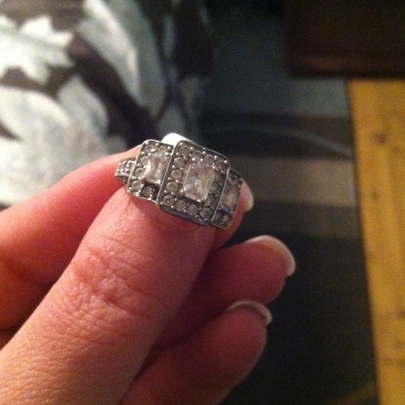 Vintage wedding band zirconia. Sterling silver