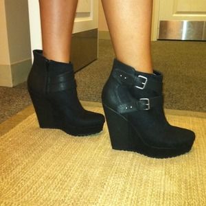 Black booties!!