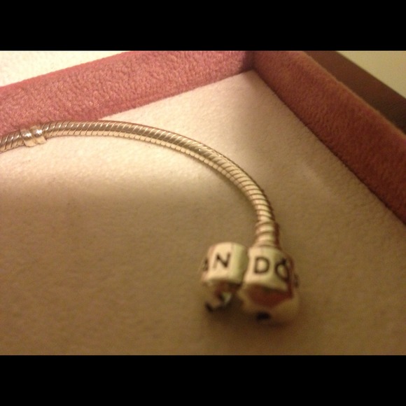 ✋ Sold! Authentic Pandora Bracelet size 7.5 - Picture 2 of 4