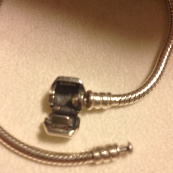 ✋ Sold! Authentic Pandora Bracelet size 7.5 - Picture 3 of 4