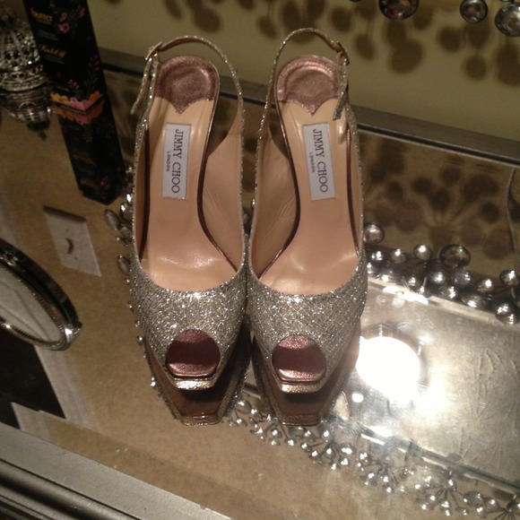 AUTHENTIC Jimmy Choo Clue - Picture 3 of 4