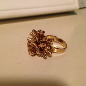 🚨Sold🚨 Gold cocktail ring