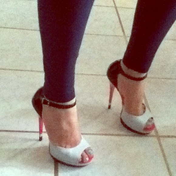 Shoedazzle heels