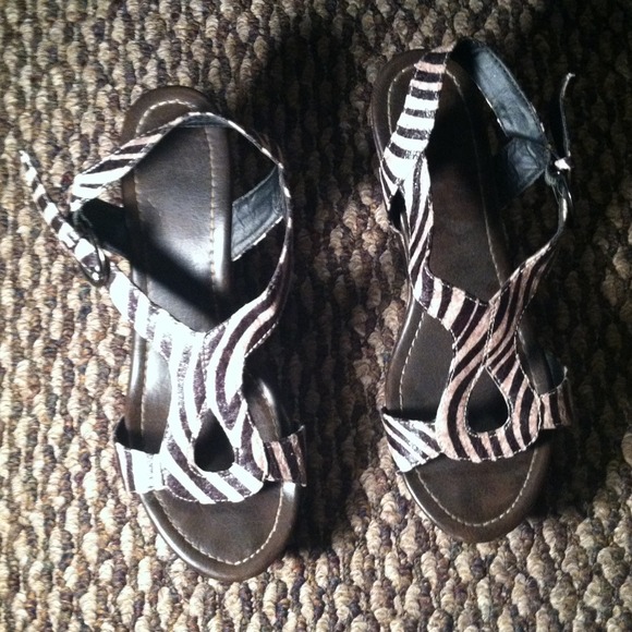 Wedge heels