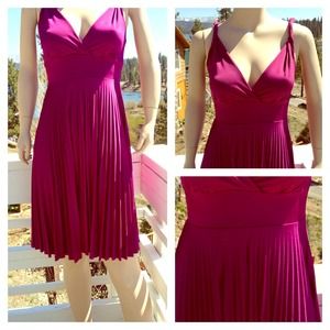🚫SOLD🚫Sopranos dress w/piano pleats