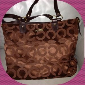 Great purse/tote - like new - no flaws!
