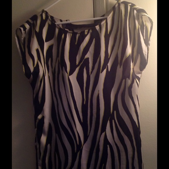Black and withe blouse