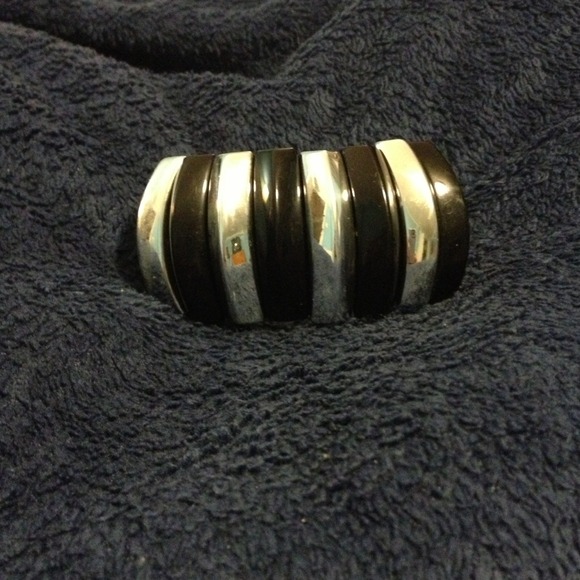 Bracelet. Will bundle jewelry.