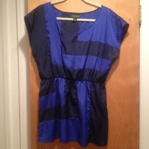 SOLD Forever 21 size XL navy color blocking top