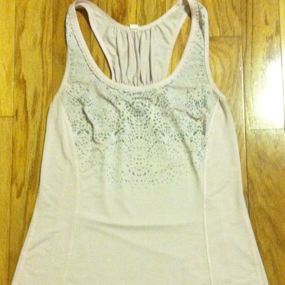 Lulu pale pink top size 6