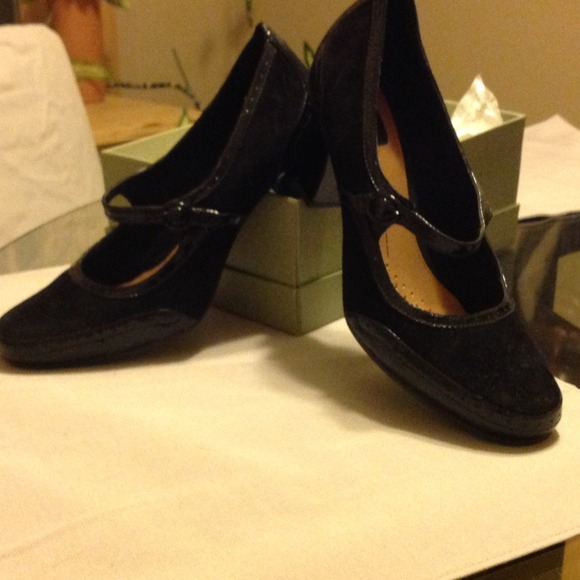 9.5 M Clarks Artisan collection