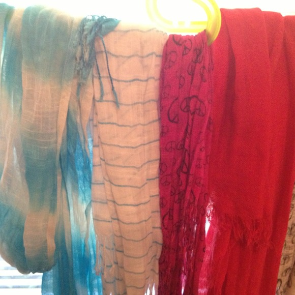 SCARVES! - Picture 1 of 2