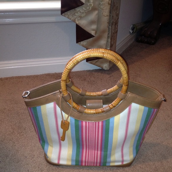 {{REDUCED}} AUTHENTIC FOSSIL HAND BAG !!