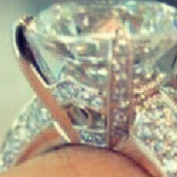 Nice Diamond Ring - Picture 4 of 4