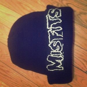 ✋Reserved✋✨💀Misfits Beanie💀✨