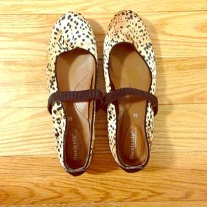 Really adorable cheetah ballet flats!