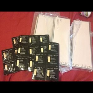 🎀Reserved for @khrisa🎀 Mary Kay Samples