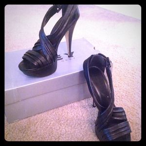 Black strapless open shoes